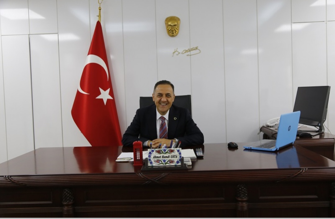 İlçe Kaymakamımız Sn. Ahmet Hamdi USTA'nın 15 Temmuz Demokrasi ve Milli Birlik Günü Mesajı