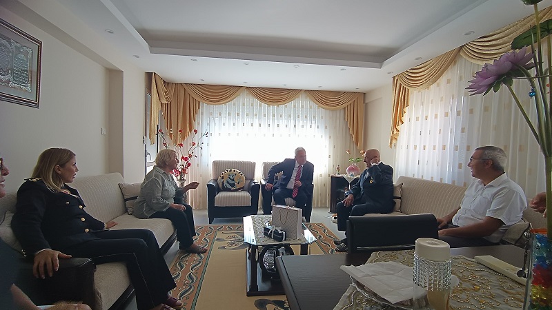 İlçe Kaymakamımız Sn. Mahmut Halal Şehiy Yakını ve Gazi Ailelerini Ziyaret Etti.